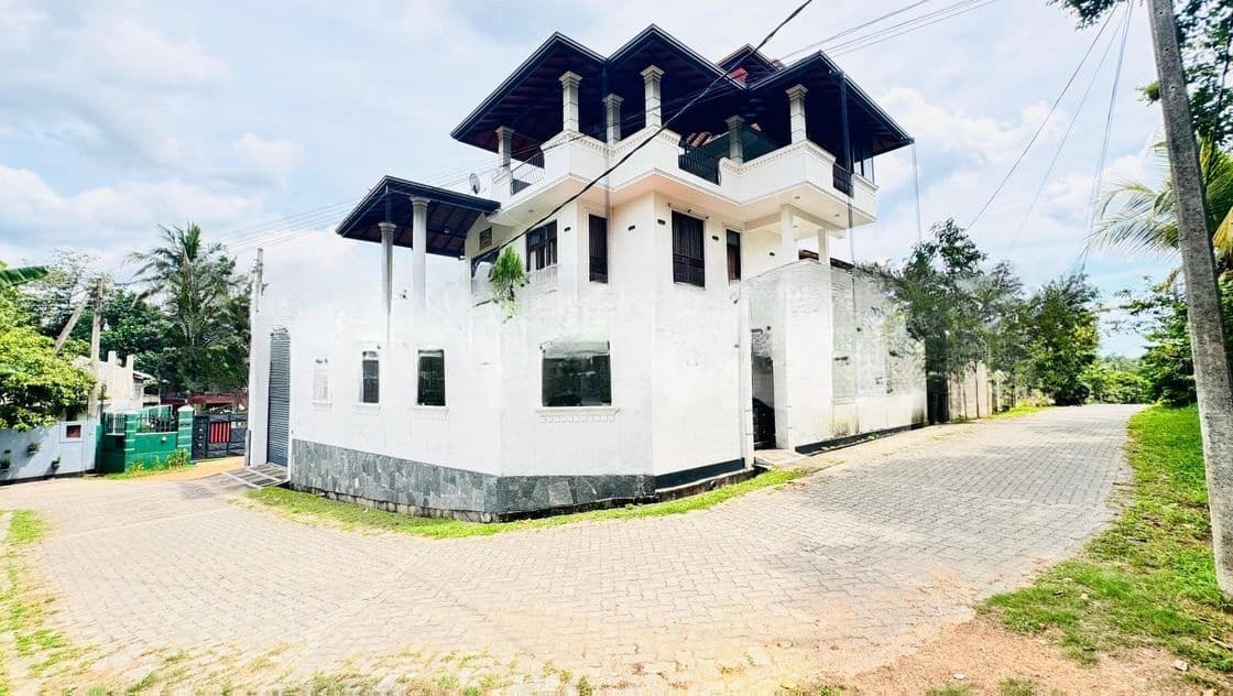 Luxury Two Storey House for Sale in Yakkala