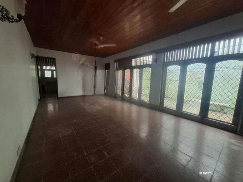 06 Bedroom Unfurnished 02 Storied House for Sale in Colombo 05 (A5904)