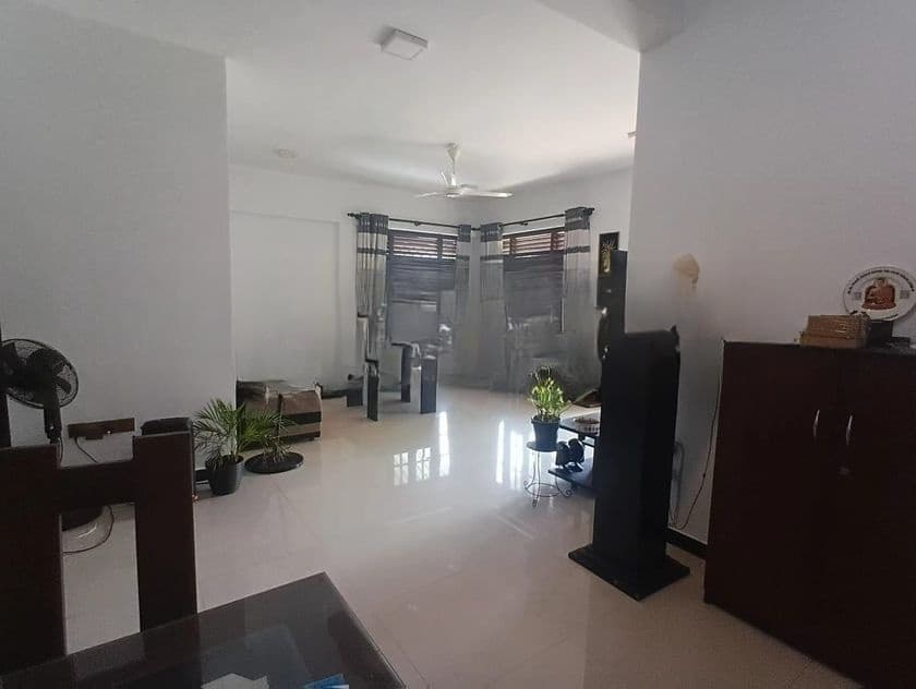 Rathmalana Erbert lane ground floor complete house for sale .