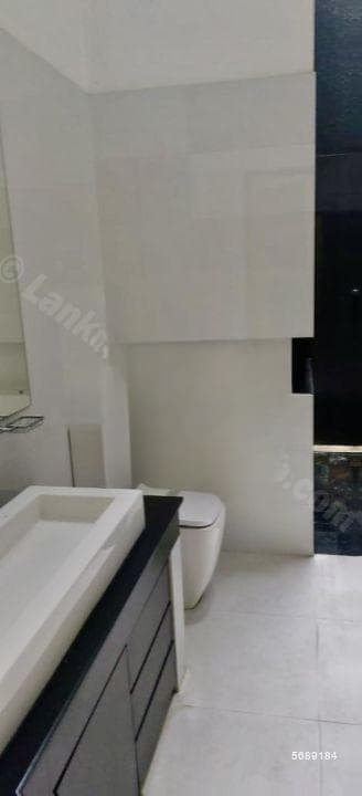 Colombo 8 | Castle St | Unfurnished | Swimming Pool | 3BR | 340K negotiable