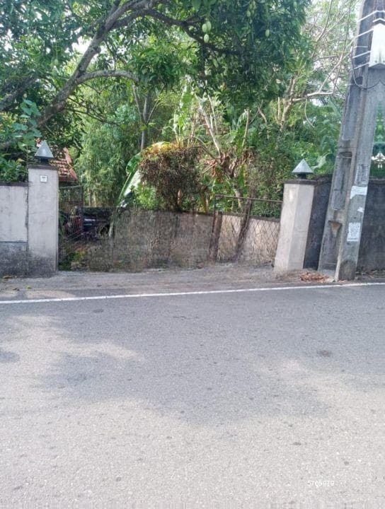 Maharagama, Temple Road, 03 Bedroom House on 23 Perches of Land for Sale