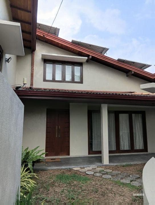 Luxury Fully Furnished 04 Bed rooms House for Rent in Maharagama