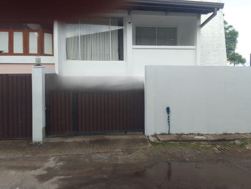 Park Road Super Land with House for Sale Colombo 5