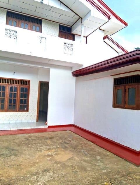 House For Sale in Kadwatha Mawaramandiya