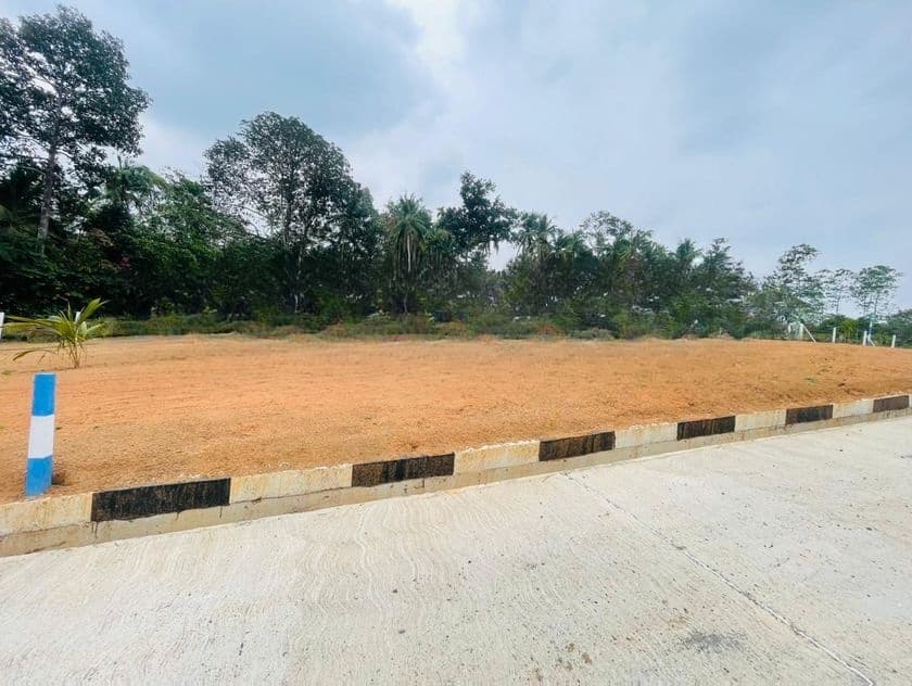 Kalagedihena Sapugasthenna Land for Sale