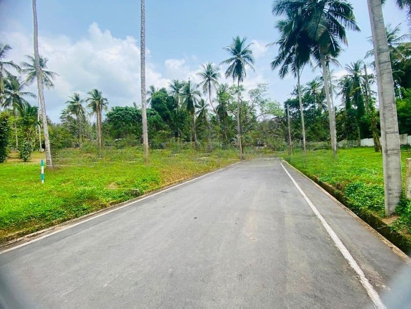 Land in Kandana