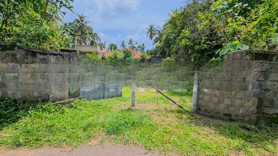 ගම්පහ සිරිමල් උයන පර්චස් 16ක අගනා ඉඩමක්