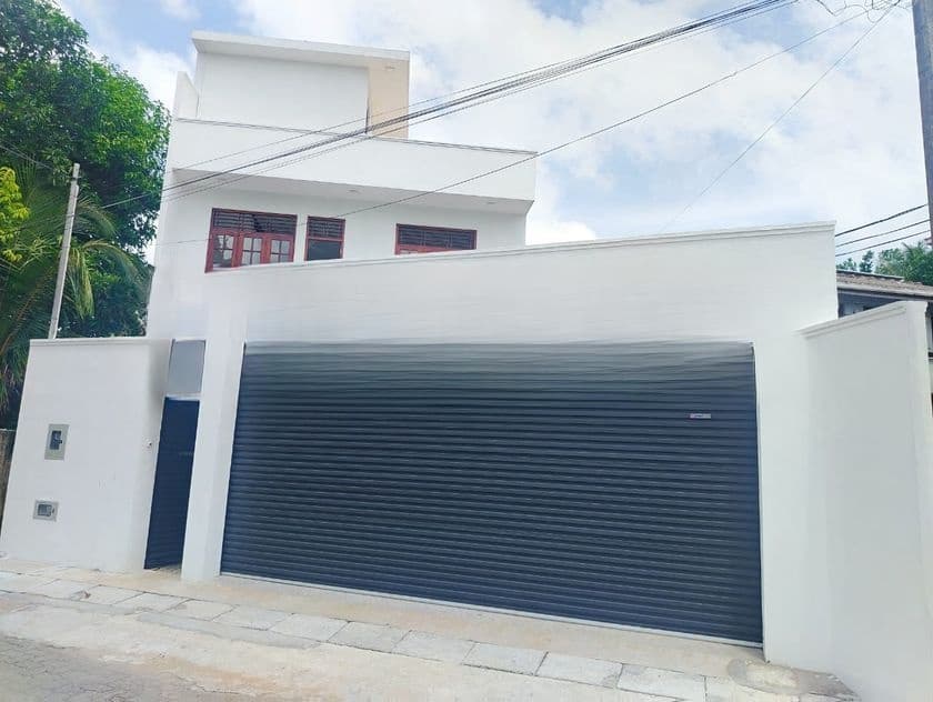 BRAND NEW THREE STOREY HOUSE FOR SALE IN NUGAGODA DALKANDA