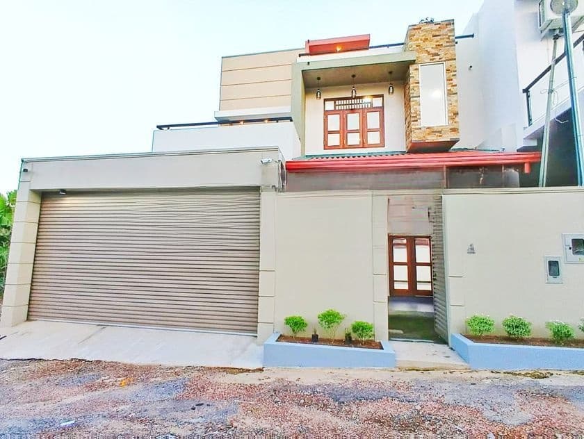 Luxury Modern House for Sale in Piliyandala