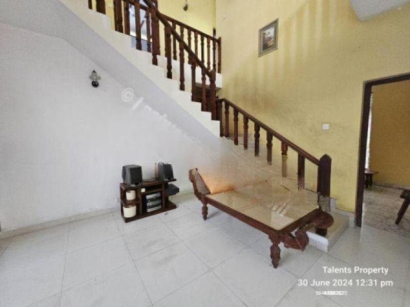 House for Rent in Lake Road - Pelawatta | 6 Bedrooms - LKR 250,000 Per Month | KO-663