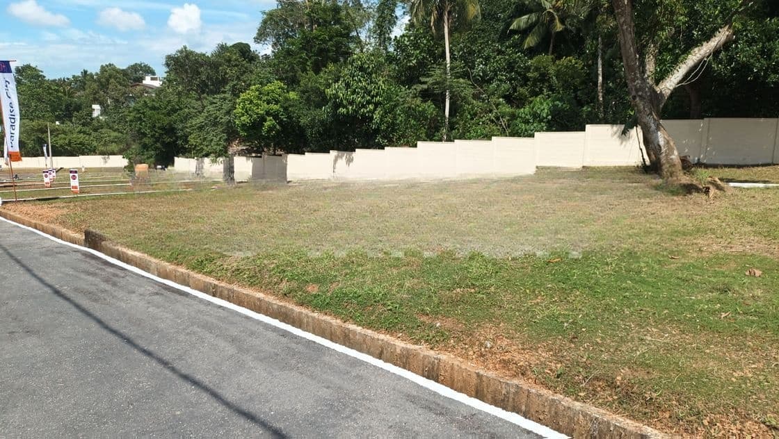 8 Perch Lots for Sale in Hokandara Thalwathugoda