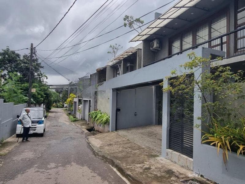 5 Bedroom 3 Story Modern House for Sale in Malabe
