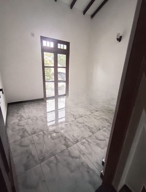 Boralesgamuwa, 04 Bedroom Luxury house on 9.2 Perches of Land for sale