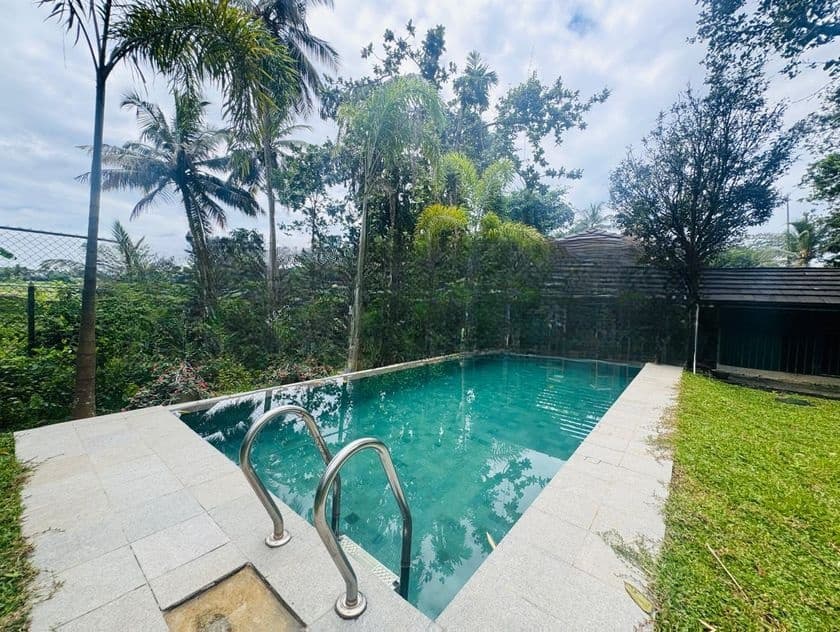 Exclusive 5 Bedroom Villa with Private Pool-Baththaramulla