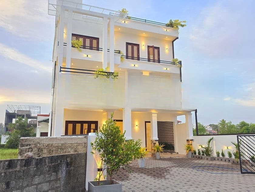 Apartment Brand New 3 Story Build House For Sale in Negombo