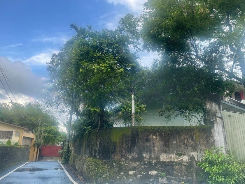 Thalawathugoda Land with Old House for Sale