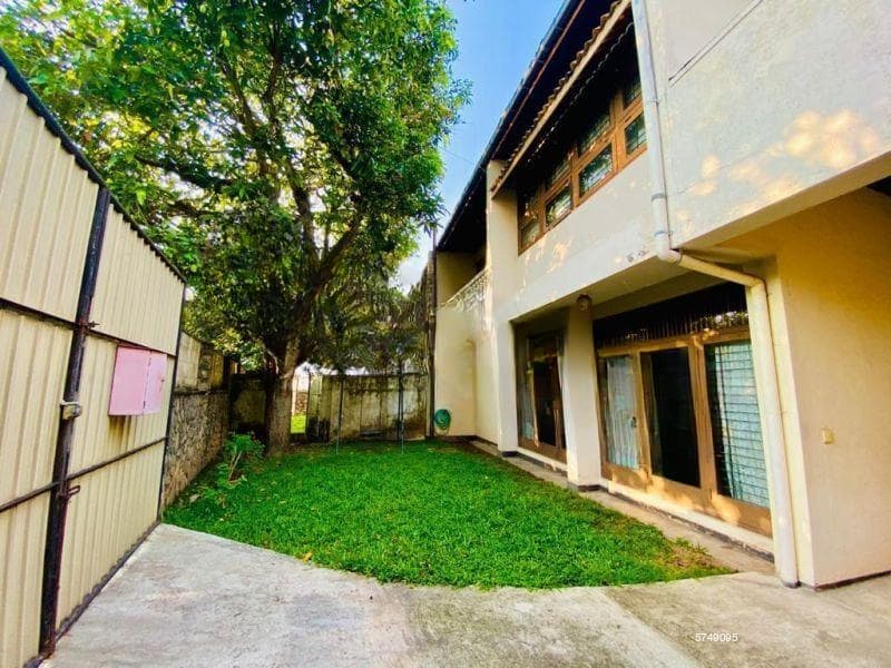 Residential Land With Old House for Sale in Colombo 07