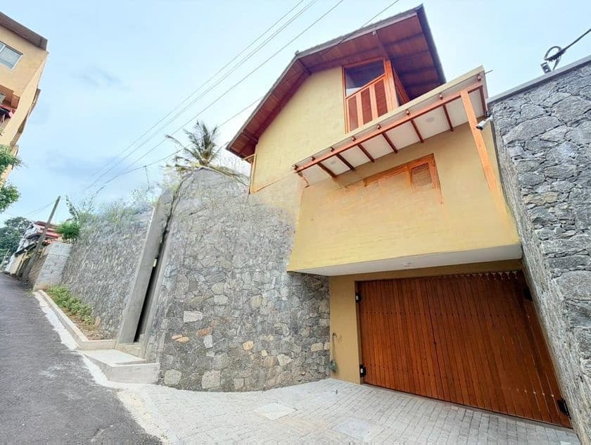 Nugegoda Architect Designed Luxury House for Sale