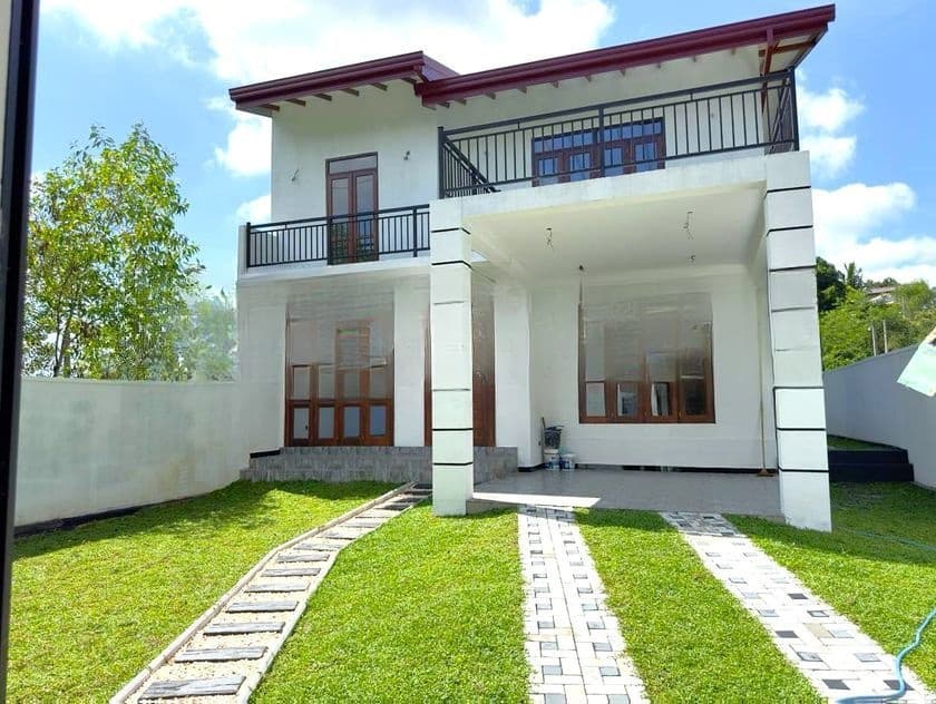 Family Home for Sale Near Kiribathgoda Town