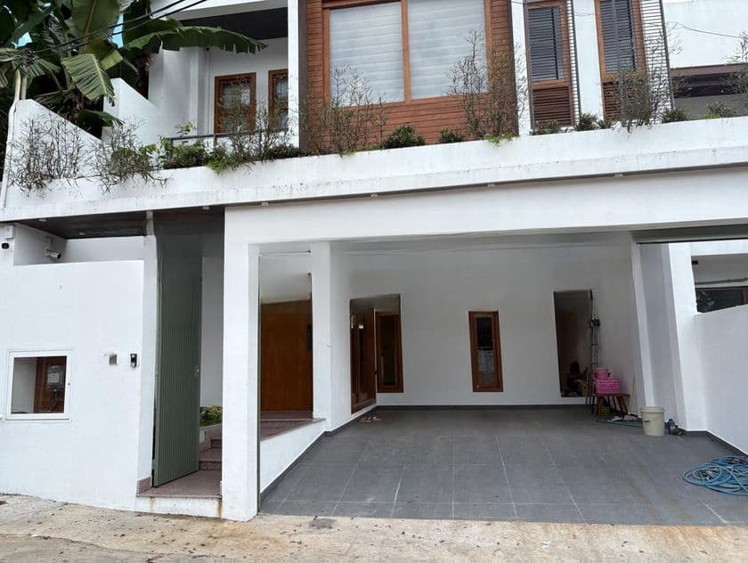 Luxury New House Sale in Battamulla