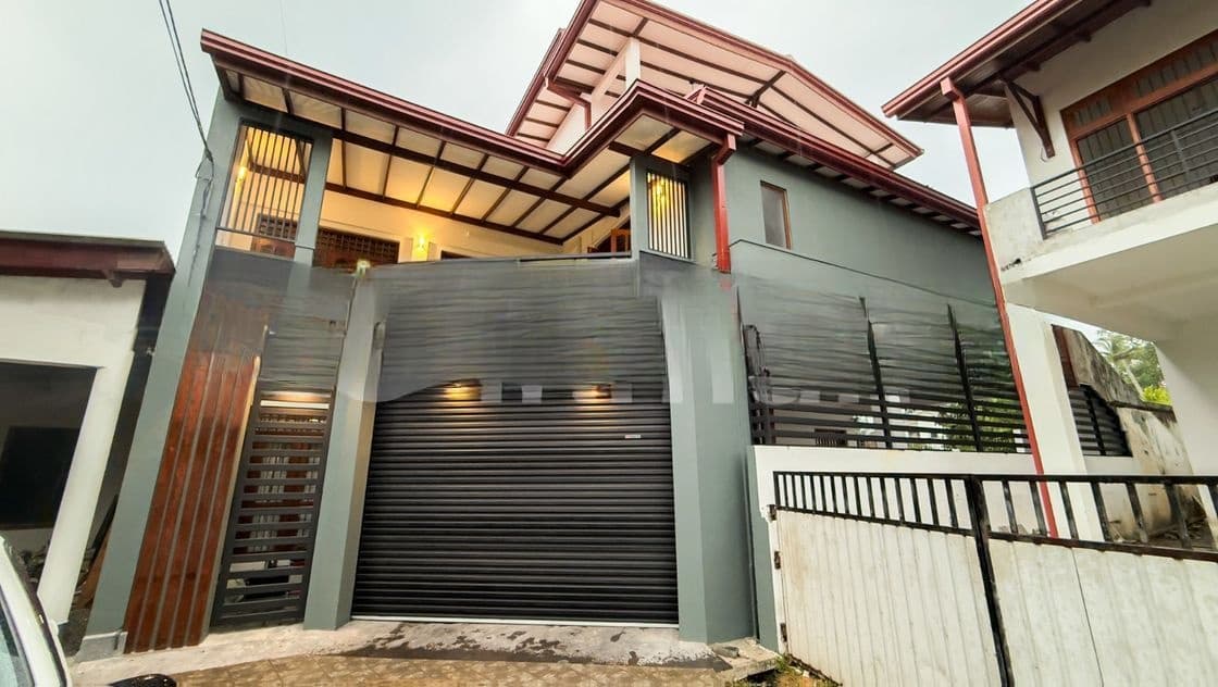 Luxury 3-Storey House for Sale – Panadura