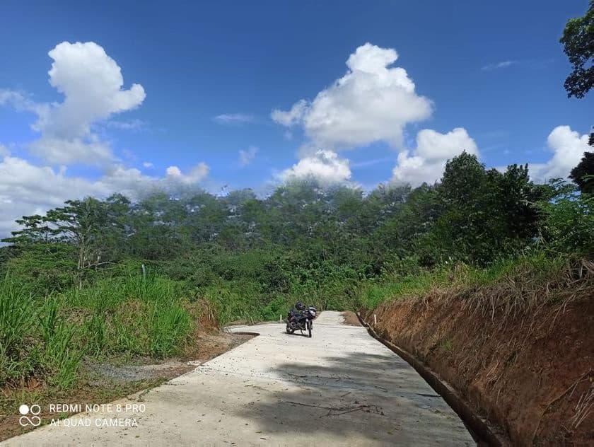 පේරාදෙනිය නගරයට සමීපවම ඉඩම් කැබලි කිහිපයක්