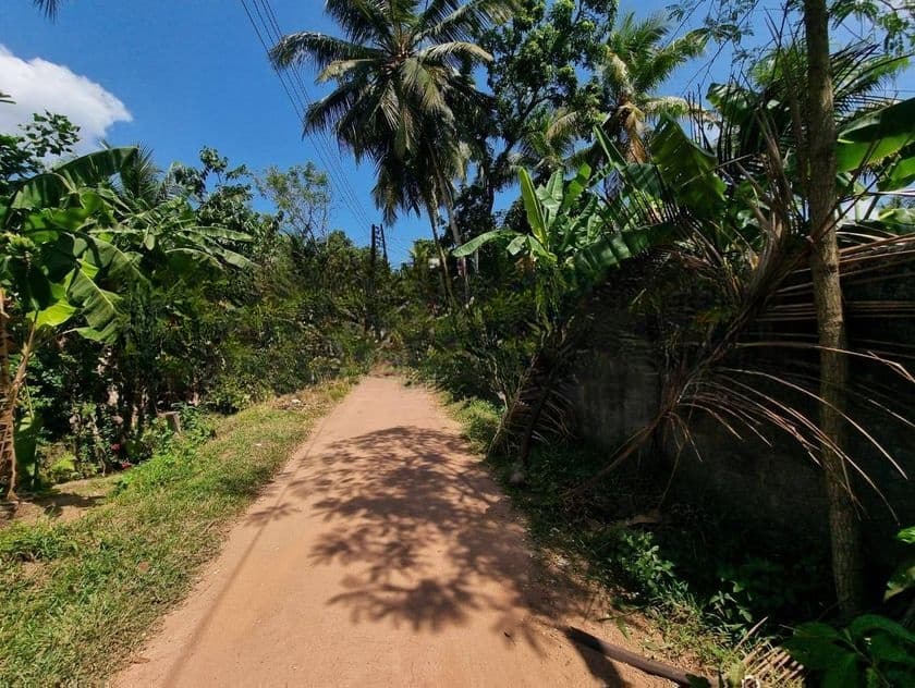 කඩවත – පරකන්දෙනිය සුපිරි ඉඩමක්