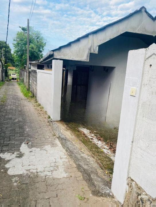 Land Value Only ! 11.75-Perch Residential Property for Sale in Boralasgamuwa - Dehiwala