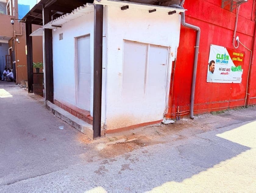 COMMERCIAL PROPERTY FOR RENT COLOMBO IZ2328