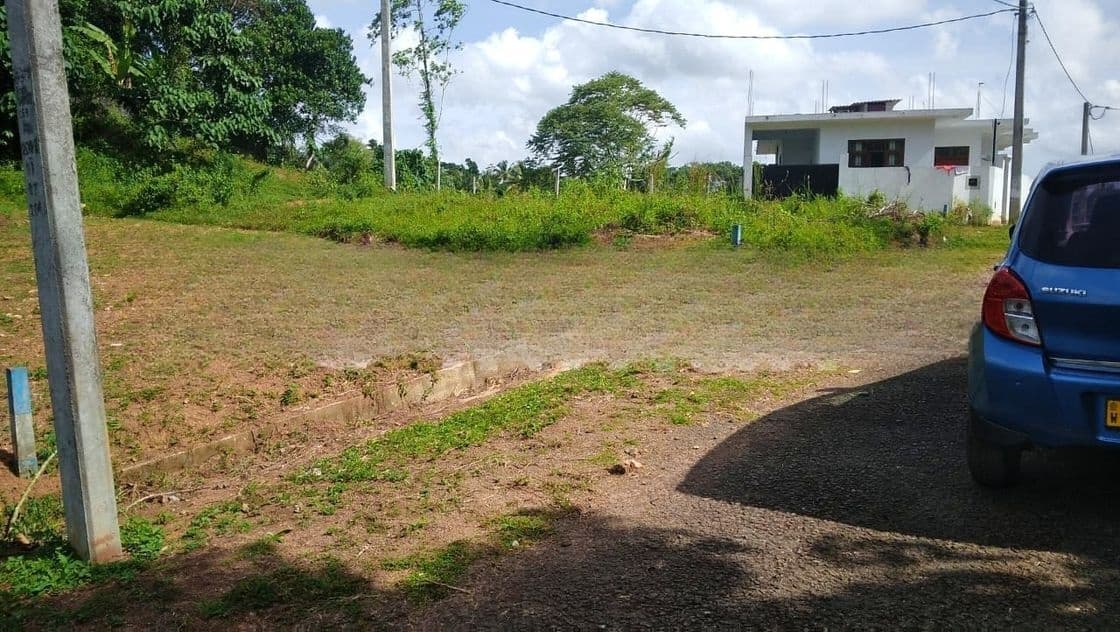 කහතුඩුව Highway පිවිසුමට 2.5km දුරින් වටිනා ඉඩමක්