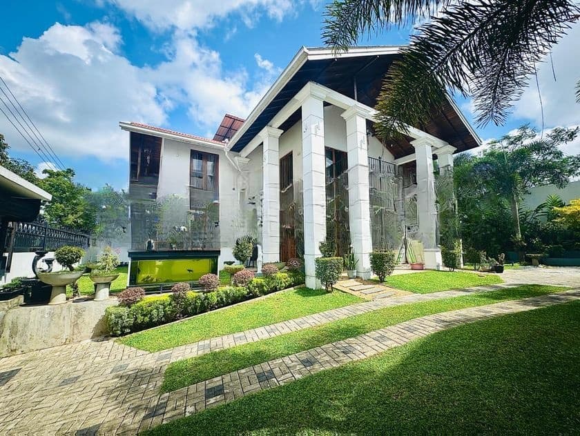 Luxury 4-Bedroom House for Sale – Thalawathugoda, Hokandara Road