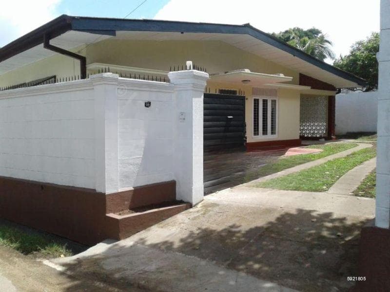 Commercial Property for Rent at Kotte / LKR 245,000 (EM220RN)