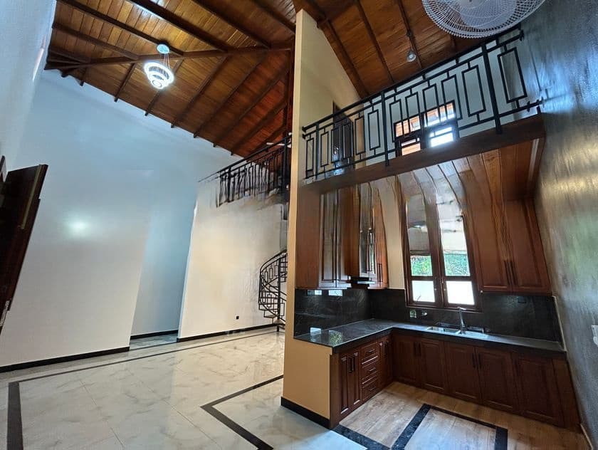 Brand-New House With Modern Architecture - Piliyandala Madapatha