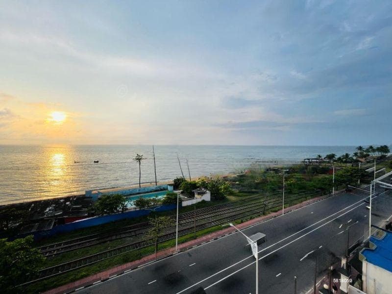 Marine Drive Facing Land for Sale in Colombo 4