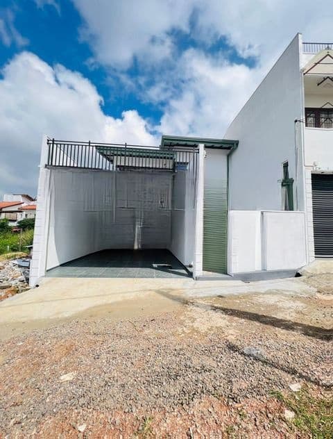 Luxury Brand New House Sale Athurugiriya