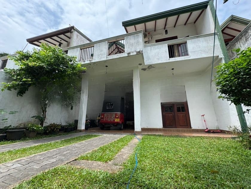 Almost Brand New 2 Story House for Sale in Piliyandala Town