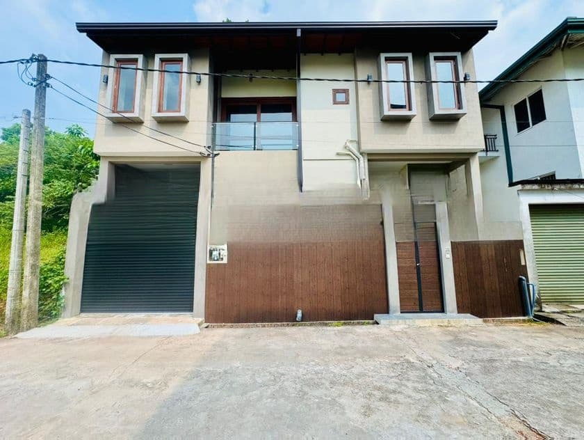 Luxury Brand New House For Sale In Thalawathugoda.