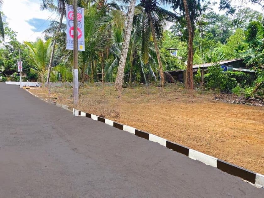 Ideal Residential Plot in A Peaceful Location Athurugiriya