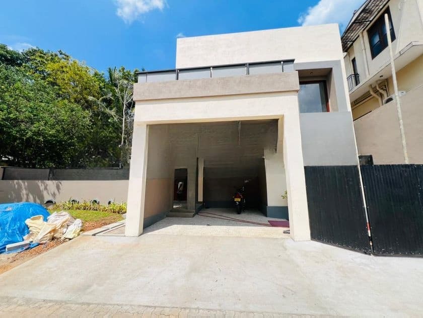 Two Storied Strong House In Malabe