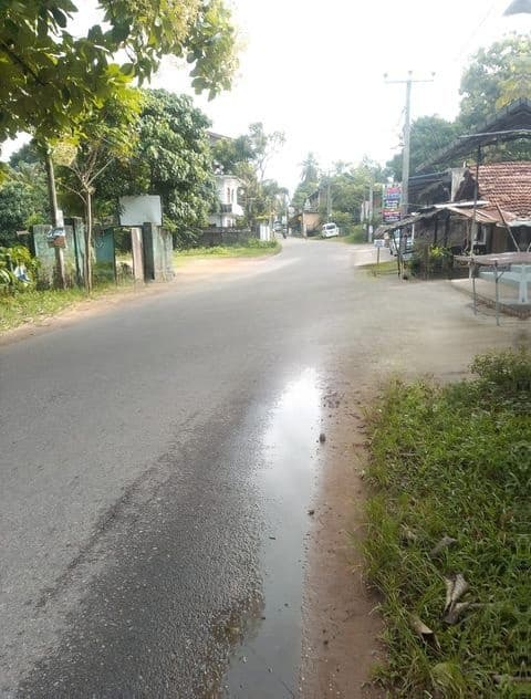 කටුනායක - ආඩිඅම්බලමින් ඉඩමක් විකිණීමට ඇත