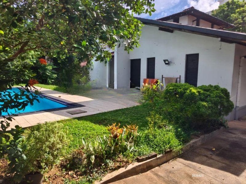 Land with house for sale in Nugegoda