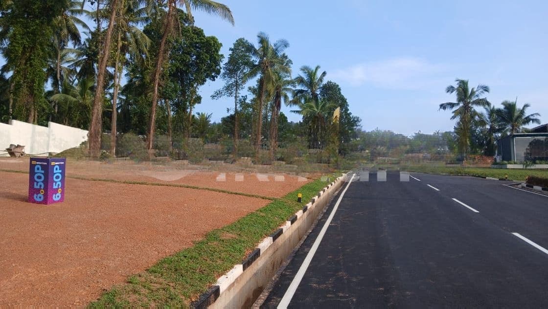 Kadawatha Valuable Land for Sale