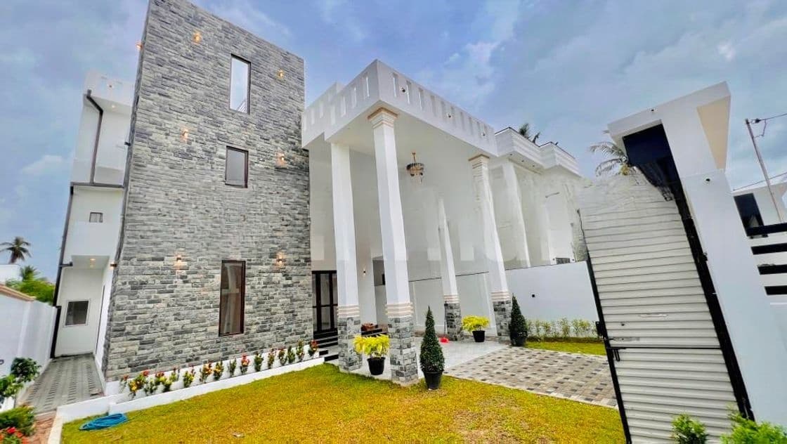 Luxurious Modern Design 4 Bed Rooms Luxury House For Sale Negombo