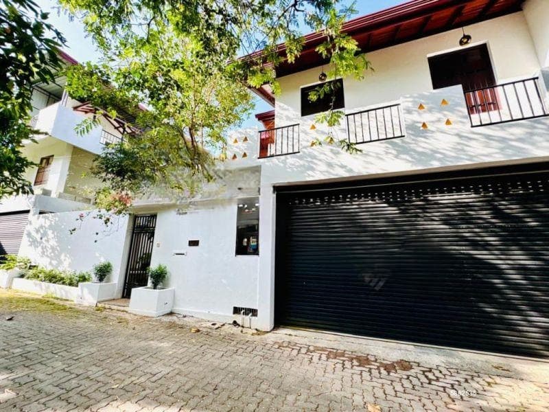 (SE1633)🏡✨ Luxury 5BR Family Home in Pangiriwatte Mw, Mirihana Nugegoda ✨