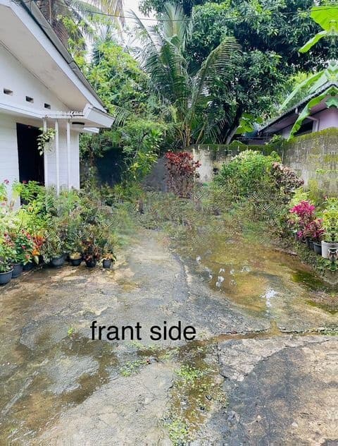 Dehiwala : 15P Land for sale with House at Athtidiya