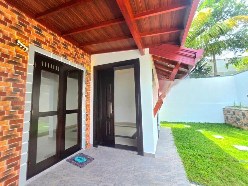 බටුවන්දර පිහිටි සුකෝපබෝගී අලුත්ම තනිමහල් නිවස විකිනීමට