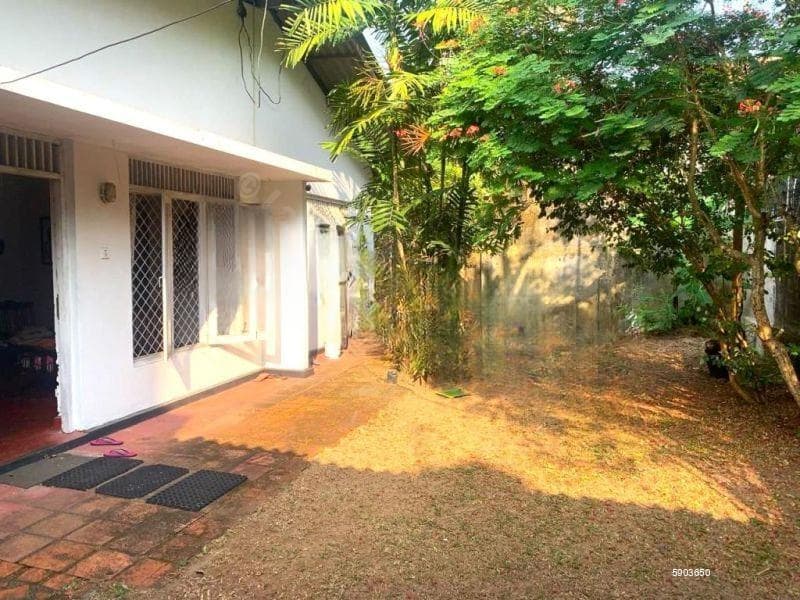 Prime 17.58-Perch Land with House for Sale – Kirulapone, Colombo 05