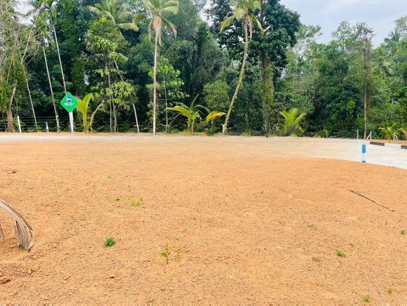 Yakkala Kalagedihena Valuable Land for Sale