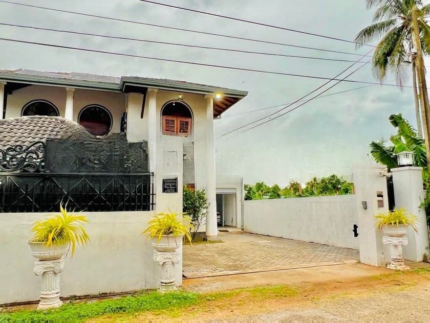 Fully Furnished Solid Built 4 BR Luxury Up House For Sale In Negombo