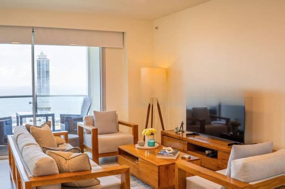 High Floor 3 Bed For Sale in Colombo City Center